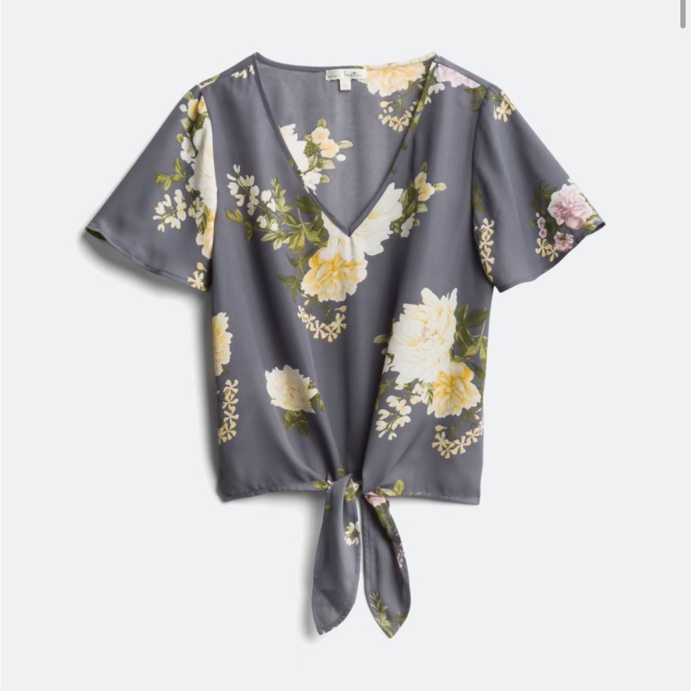 nine britton Floral V-Neck Tie-Front Top